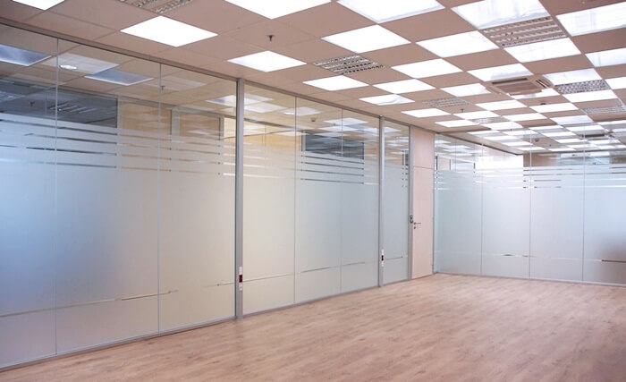 Vách kính cường lực