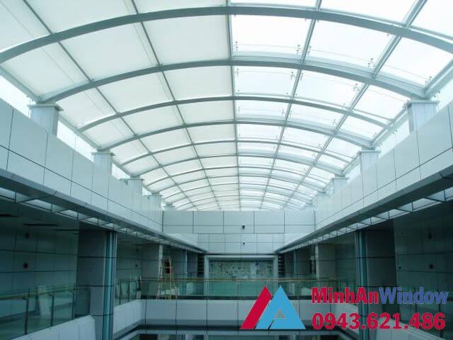 Minh An Window lắp đặt mái kính khung sắt giá rẻ Minh An Window lắp đặt mái kính khung sắt giá rẻ