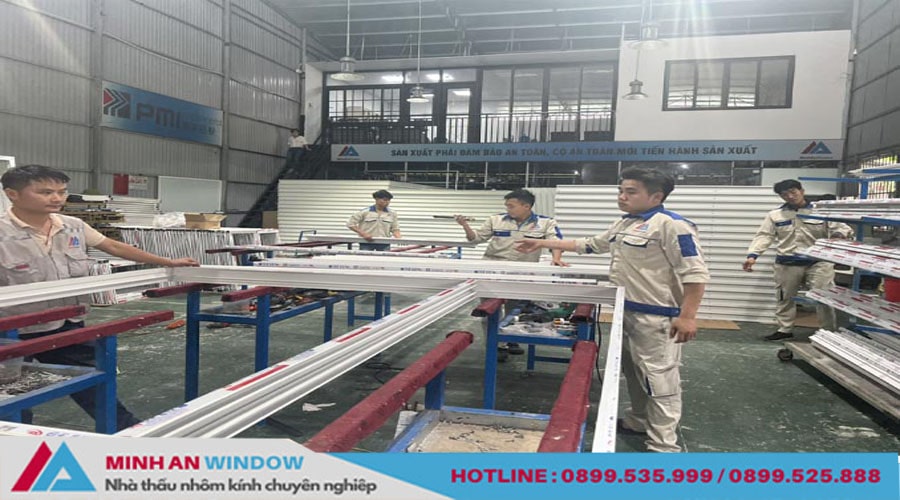 Công tác gia công nhôm Xingfa nhập khẩu tại xưởng sản xuất Minh An Window