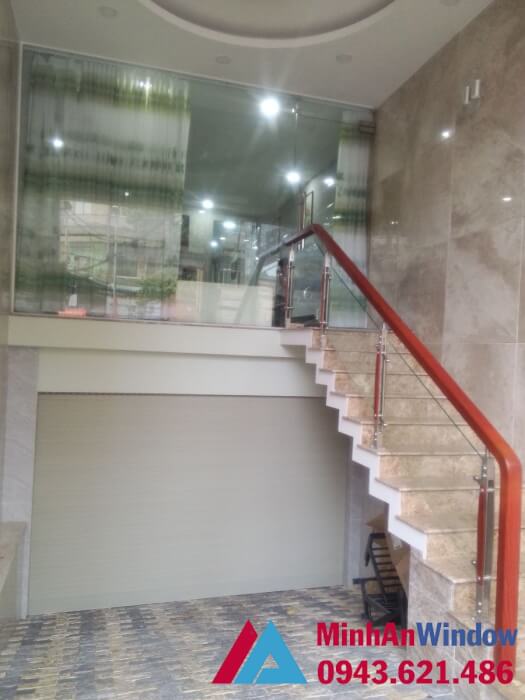 cầu thang kính cường lực