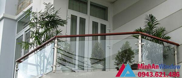 Lan can kính cường lực