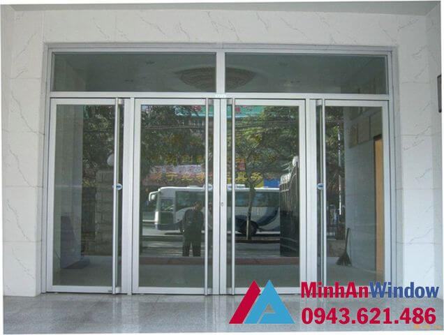 cửa kính cường lực