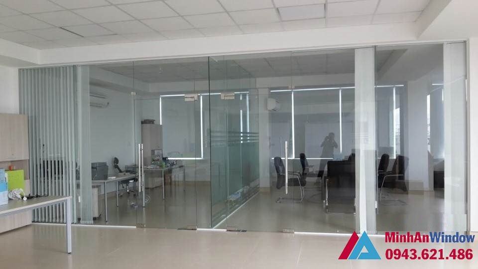 Cửa kính thủy lực khung nhôm Cua Kinh Thuy Luc