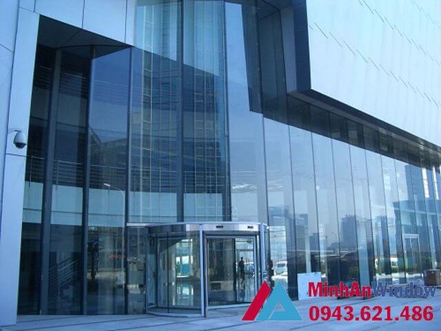 Vách kính cường lực chân nhện cao cấp cho các công trình - minh an window đã thi công Vách kính cường lực chân nhện cao cấp cho các công trình - Minh An Window đã thi công