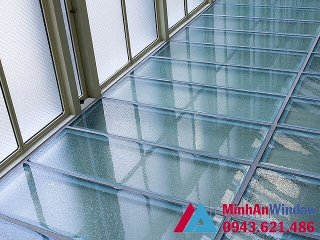 Sàn kính khung inox cao cấp chất lượng cho các công trình Sàn kính khung inox cao cấp chất lượng cho các công trình