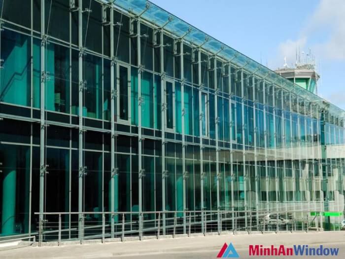 vách mặt dựng nhôm việt pháp hệ 100