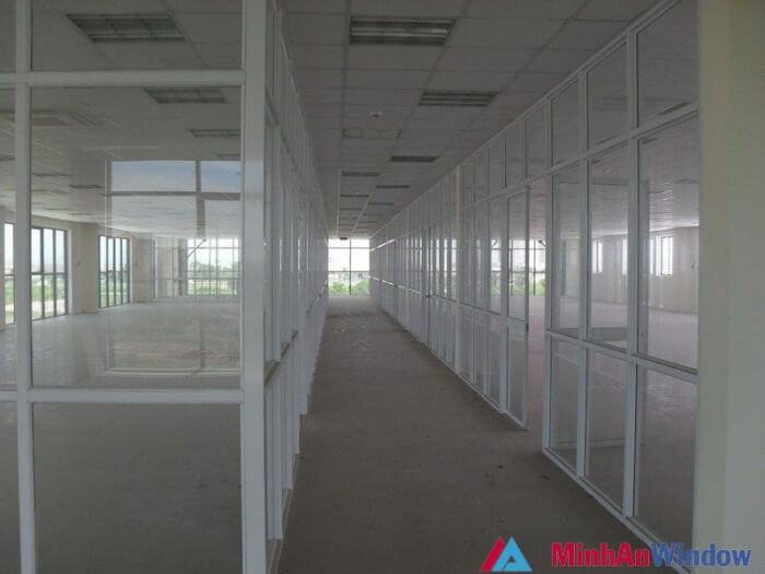 báo giá vách ngăn nhôm kính vách ngăn nhôm kính