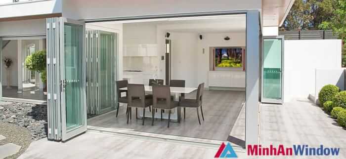 Những lưu ý khi lắp đặt và sử dụng cửa xếp lùa