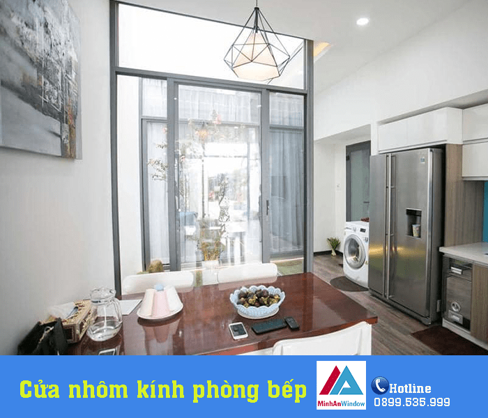 Cửa nhôm kính phòng bếp kết hợp với vách kính do Minh An lắp đặt cho khách hàng tại Hà Nội
