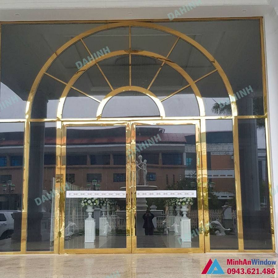 Mẫu cửa kính inox vàng gương sang trọng Cua Kinh Inox Vang Guong 18