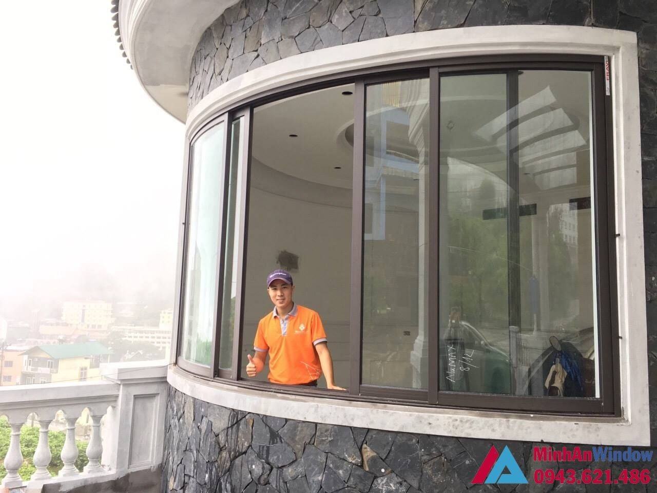 Cửa kính cường lực cánh cong khung nhôm cao cấp QMA - Minh An Window đã thi công