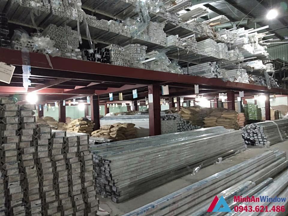 Nhà máy sản xuất cửa nhôm xingfa tại Hòa Bình Kho Nhom Xingfa 01