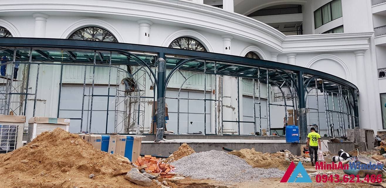 Những Mẫu Mái Kính Biệt Thự Được Ưa Chuộng Hiện Nay 5 Mai Kinh Cong 05