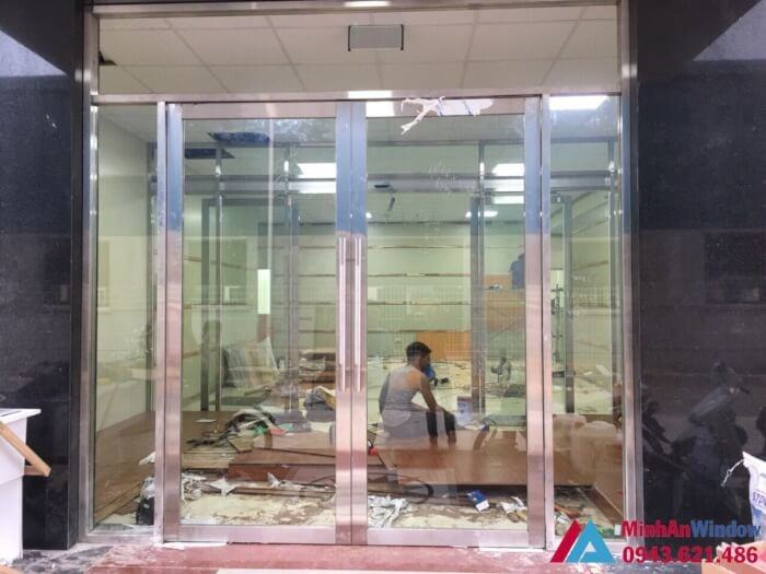 Thi Công Lắp Đặt Cửa Kính Inox Tại Đan Phượng 9 Cua Kinh Inox Tai Dan Phuong5
