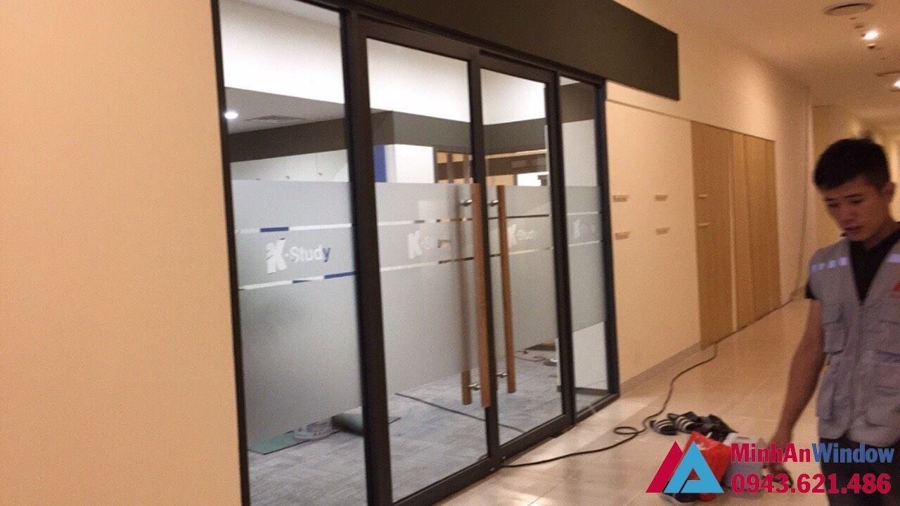 Thi Công Lắp Đặt Cửa Kính Inox Tại Sơn Tây 4 Cua Kinh Inox Tai Son Tay4