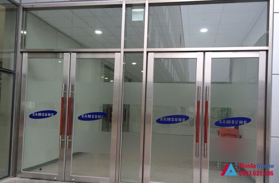Thi Công Lắp Đặt Cửa Kính Inox Tại Thạch Thất 1 Cua Kinh Inox Tai Thach That1