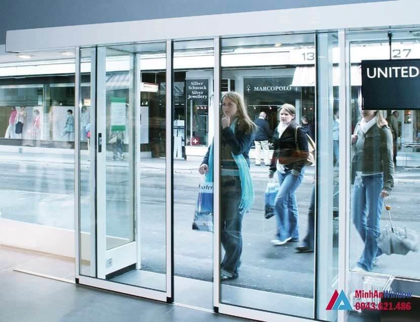 Thi Công Lắp Đặt Cửa Tự Động Tại Thạch Thất 6 Cua Tu Dong4
