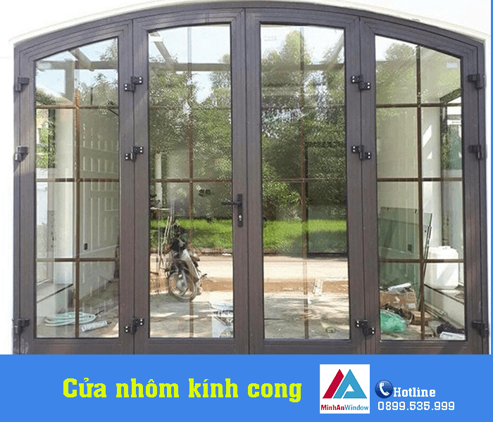 Mẫu cửa đi nhôm kính mở quay 2 cánh Minh An Window lắp đặt tại Yên Bái