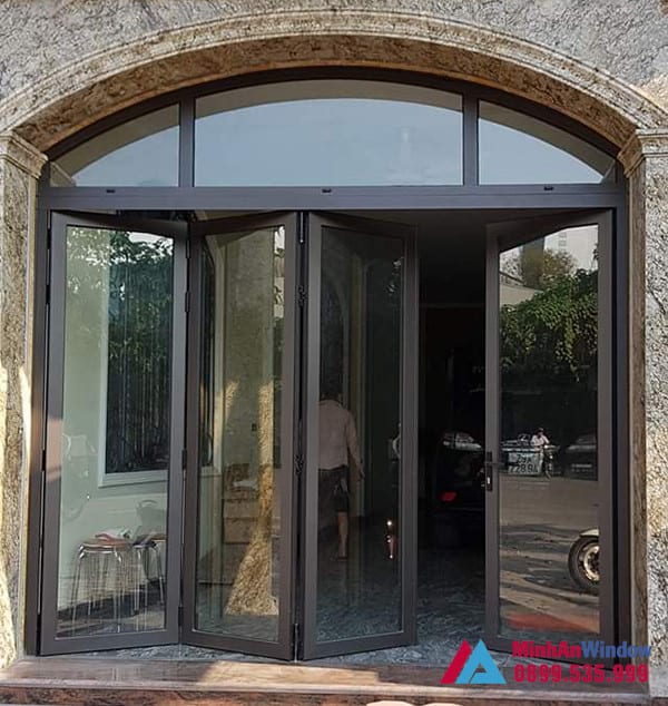 Mẫu cửa đi nhôm kính xếp gấp tại cụm công nghiệp Đại Xuyên - Hà Nội do Minh An Window lắp đặt
