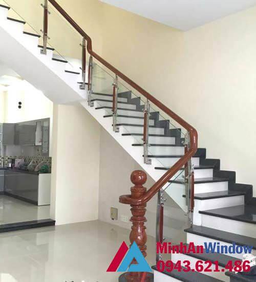 Trụ Cầu Thang Kính Cường Lực 1