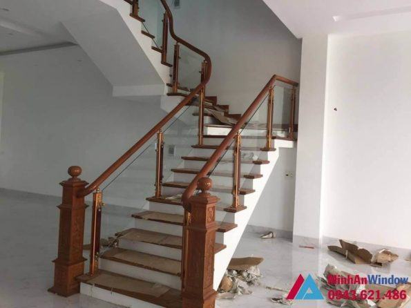 Trụ Cầu Thang Kính Cường Lực 2