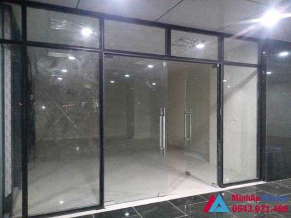 Tổng hợp 100+ mẫu cửa vách kính cường lực đẹp nhất hiện nay 9 Cua Kinh Cuong Luc Khung Sat 1
