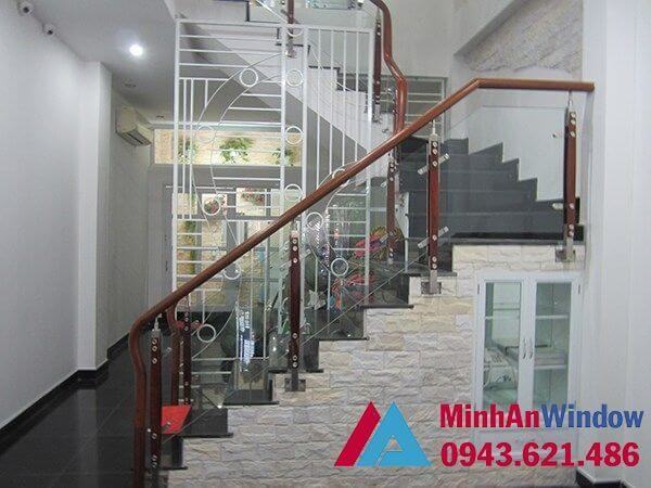 10+ Mẫu Cầu Thang Kính Đẹp Nhất 2020 Cho Gia Đình Việt 2 10+ Mẫu Cầu Thang Kính Đẹp Nhất 2020 Cho Gia Đình Việt 2