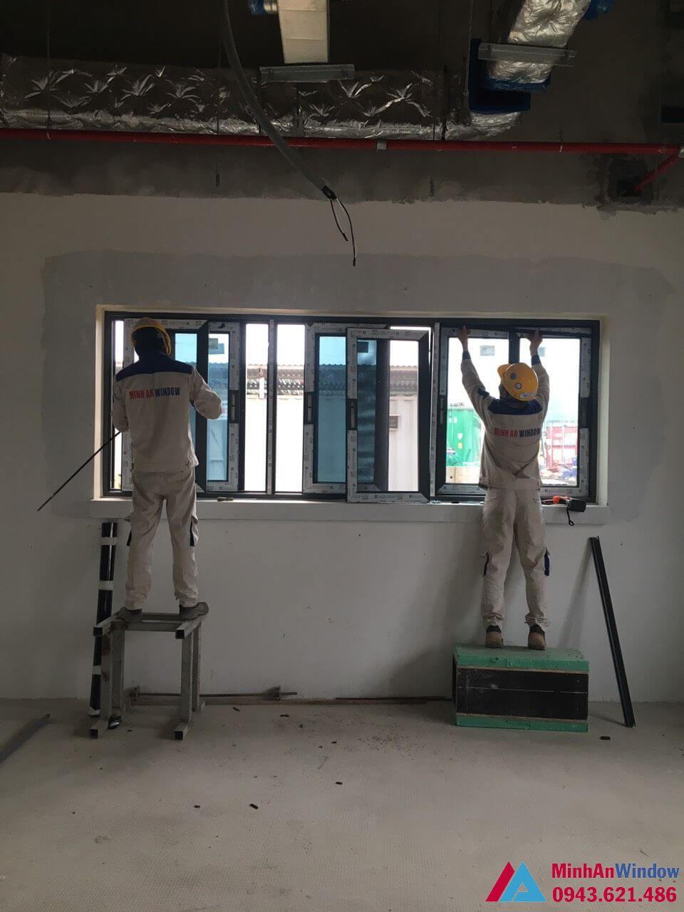Lắp đặt các hệ cửa sổ nhôm kính trong nhà máy Lắp đặt các hệ cửa sổ nhôm kính trong nhà máy