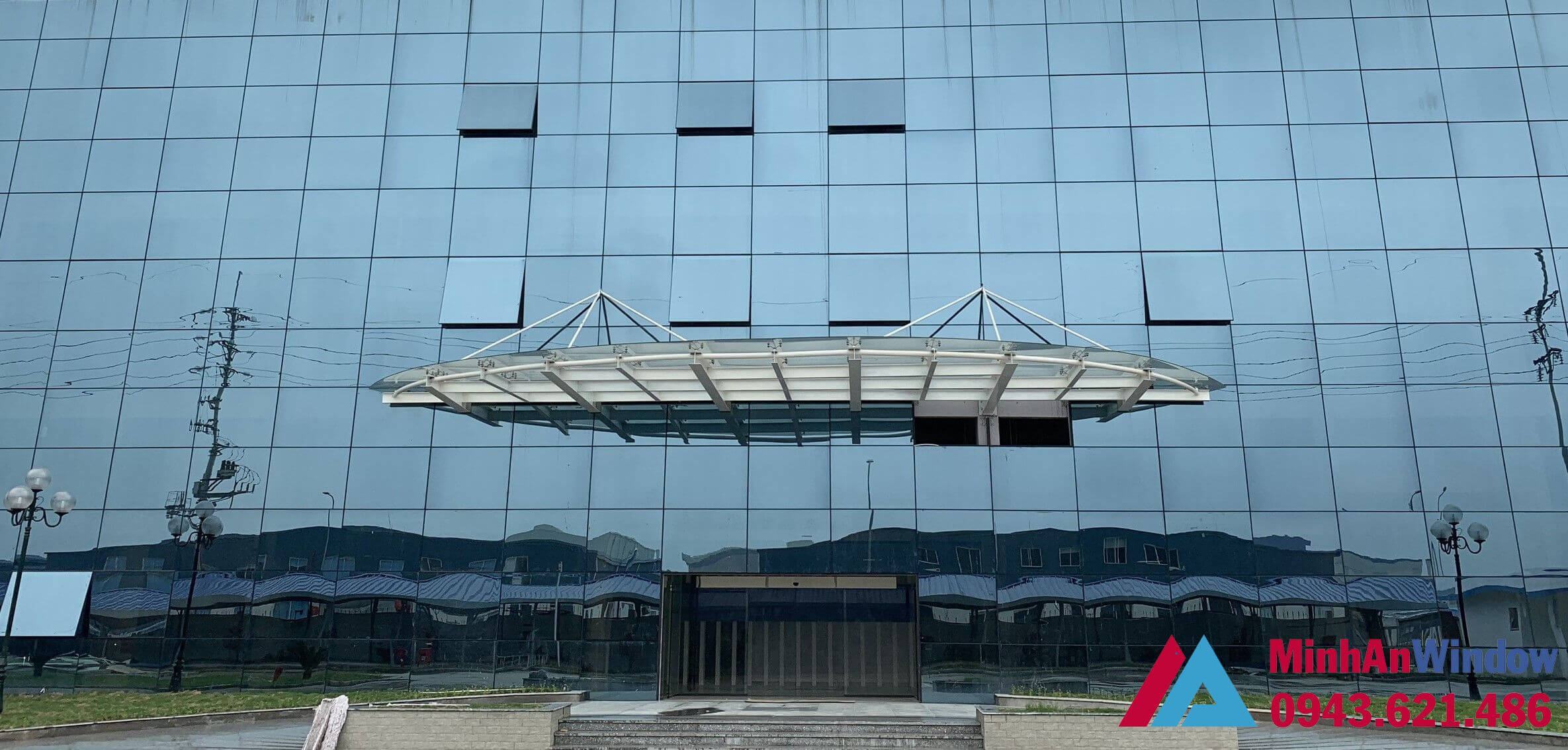 Vách kính cường lực cao cấp cho các công trình lớn tại Bắc Giang