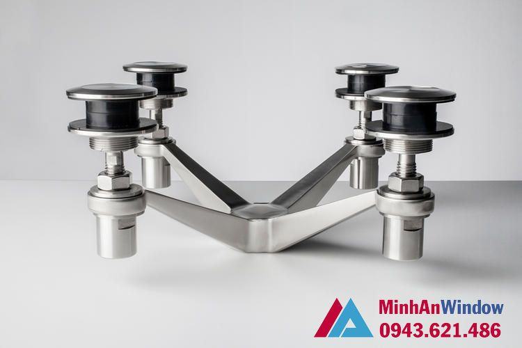 Cung cấp lắp đặt phụ kiện inox chân nhện vách kính, mái kính chất lượng 2 Phụ Kiện Inox Chân Nhện