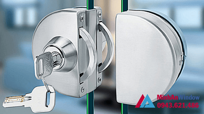 Lắp Đặt Khoá Cửa Kính Cường Lực Chất Lượng Cao 2 Lắp Đặt Khoá Cửa Kính Cường Lực Chất Lượng Cao 2