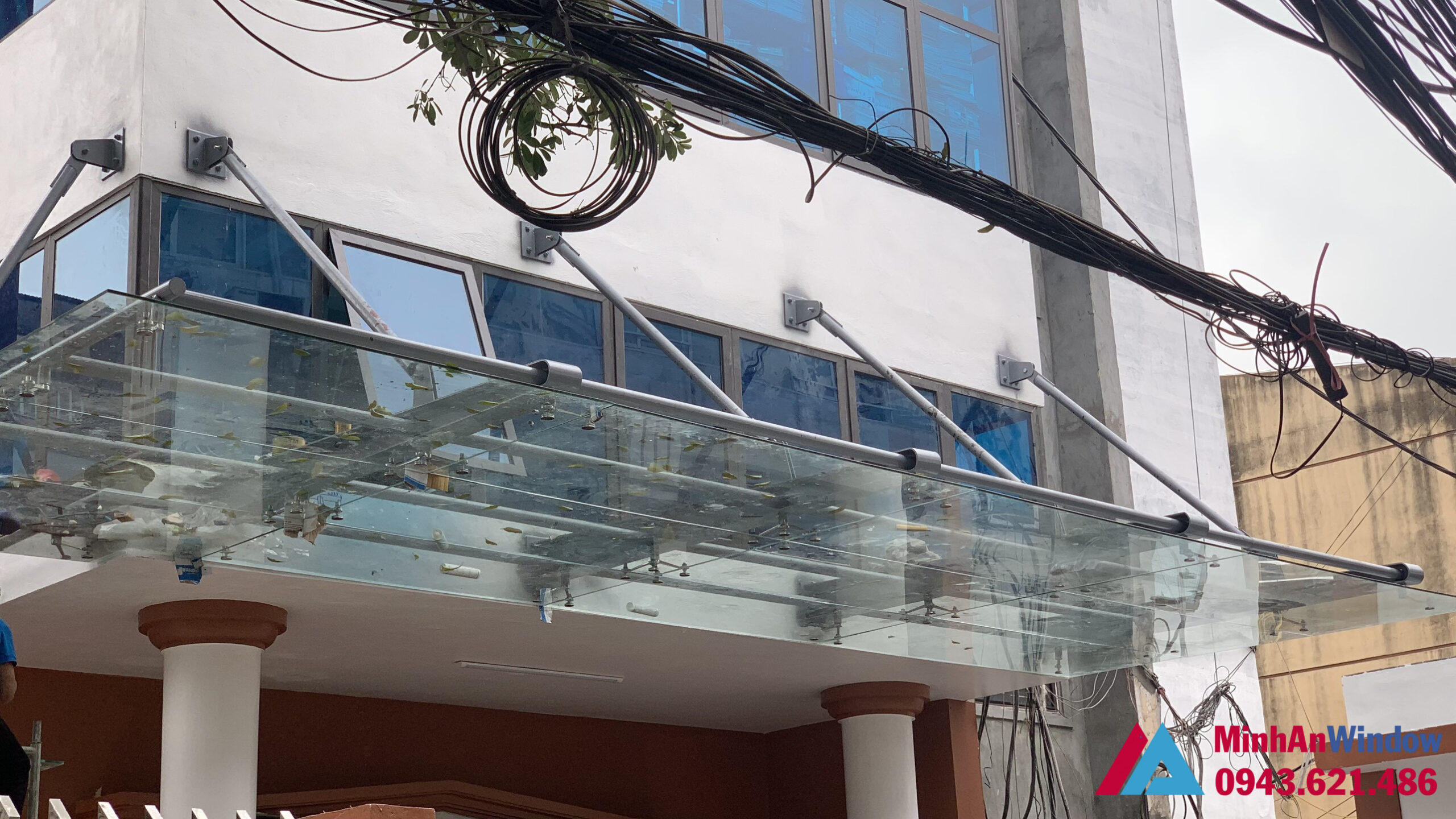 Mẫu mái kính cường lực khung thép công trình tại Điện Biên Mẫu mái kính cường lực khung thép công trình tại Điện Biên