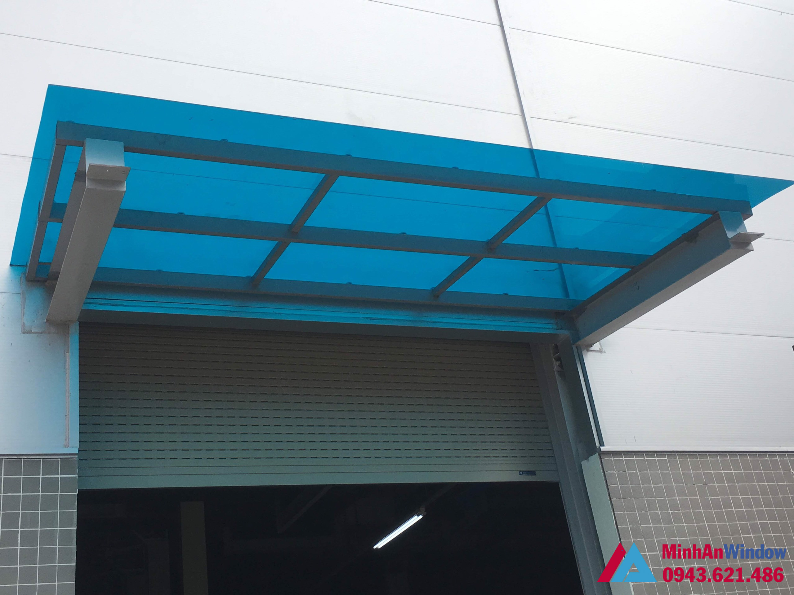 Khung sắt chắc chắn để đỡ phần mái kính thi công tại điện biên Khung sắt chắc chắn để đỡ phần mái kính thi công tại điện biên