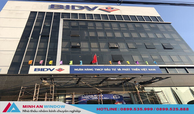 Minh An Window lắp đặt Vách mặt dựng nhôm Xingfa hệ 65 giấu đố kính hộp cho tòa nhà BIDV Bắc Ninh