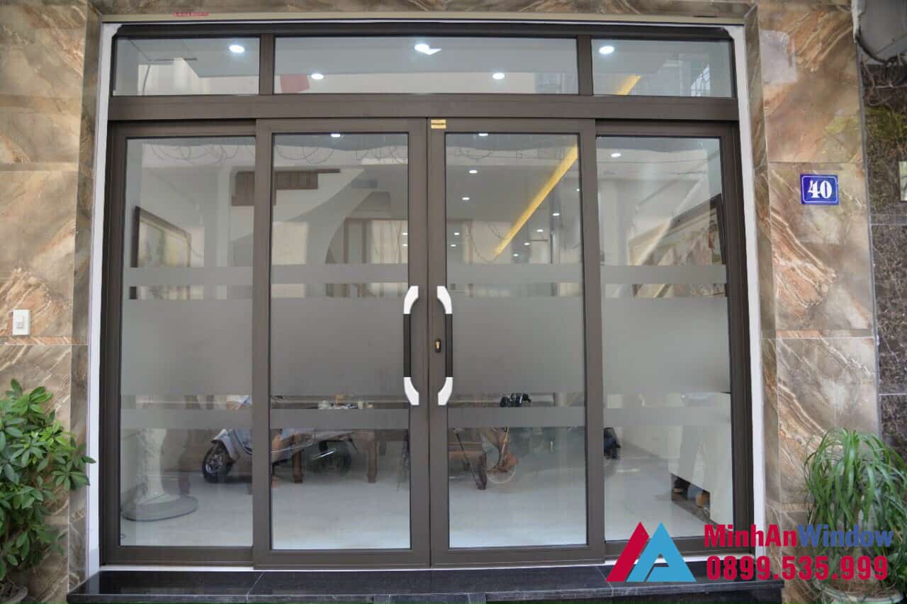 Cửa nhôm trượt quay màu nâu cafe - minh an window đã thi công Cửa nhôm trượt quay màu nâu Cafe - Minh An Window đã thi công