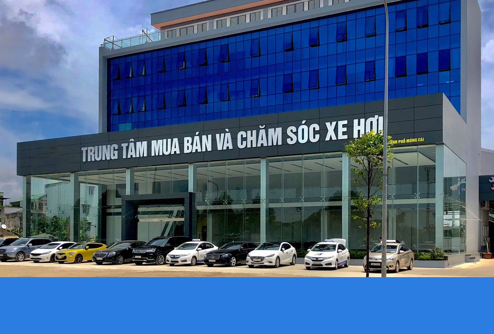 Mẫu vách mặt dựng mà Minh An đã lắp đặt cho trung tâm mua bán ô tô Móng Cái