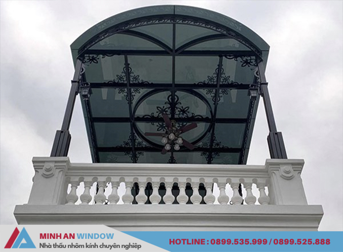 Mẫu Mái kính khung sắt cao cấp mẫu đẹp nhất năm 2021 - Minh An Window đã thi công