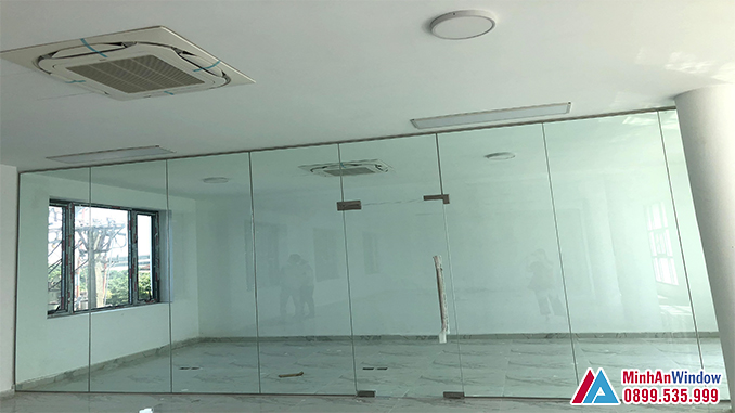 Mẫu cửa kính thủy lực và vách kính - Minh An Window lắp đặt tại Long Biên (Hà Nội)