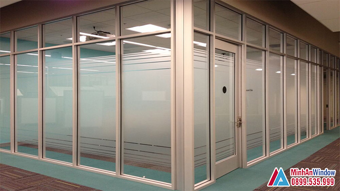Cửa lùa nhôm kính kết hợp với vách kính cường lực cao cấp - Minh An Window đã thi công Cửa lùa nhôm kính kết hợp với vách kính cường lực cao cấp - Minh An Window đã thi công