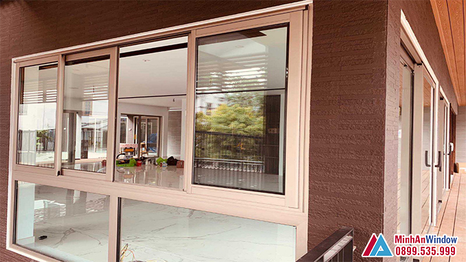 Cửa sổ cửa nhôm cao cấp lùa đẹp cho phòng khách - Minh An Window đã thi công