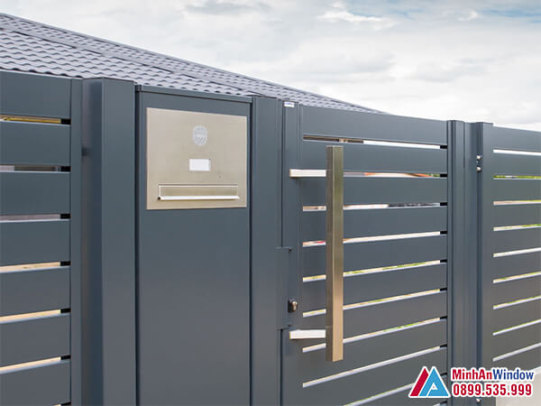 Cửa sắt 1 cánh tay nắm inox cao cấp cho các biệt thự - minh an window đã thi công Cửa sắt 1 cánh tay nắm inox cao cấp cho các biệt thự - Minh An Window đã thi công