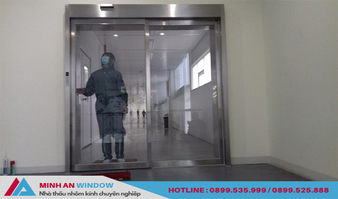 Minh An Window lắp đặt Cửa tự động khung inox cho phòng tiệt trùng nhà máy KCN Bắc Ninh