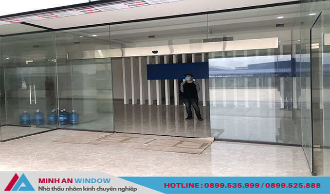 Mẫu cửa kính tự động Minh An Window lắp đặt cho văn phòng công ty tại Bỉm Sơn