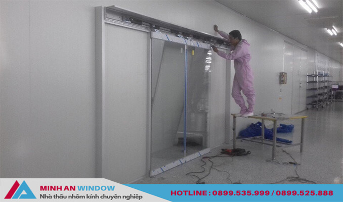 Minh An Window lắp đặt Cửa kính tự động 2 cánh trượt cho phòng sạch tại Lào Cai