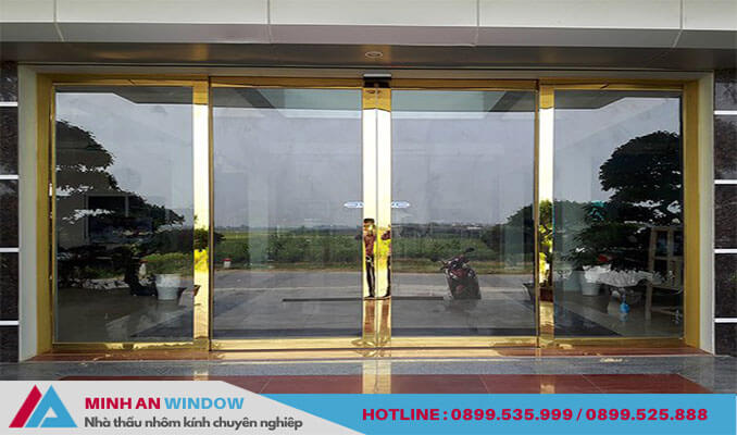 Mẫu Cửa tự động khung inox vàng gương cao cấp đẹp nhất 2021 - Minh An Window đã thi công
