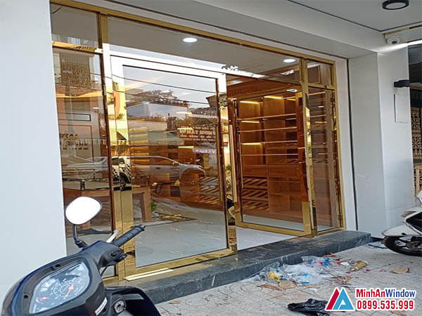 Cửa kính khung inox mạ vàng đẹp nhất 2021 - Minh An Window đã thi công