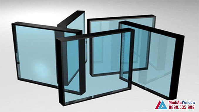 Mẫu kính cường lực có dán fim màu được trưng bay tại showroom Minh An Window