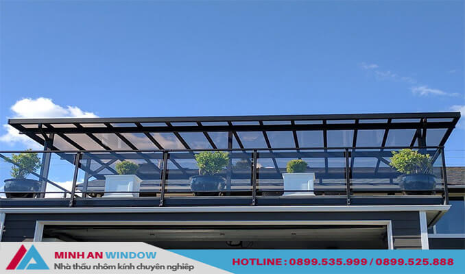 Lắp đặt Mái kính sân thượng khung nhôm cao cấp cho các công trình