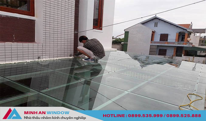 Mái kính dán cường lực cao cấp cho các biệt thự Mái kính dán cường lực cao cấp cho các biệt thự