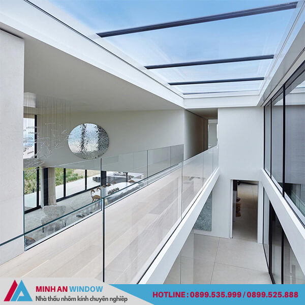Mái kính cường lực tự động cho hành lang cầu thang cao cấp Mái kính cường lực tự động cho hành lang cầu thang cao cấp
